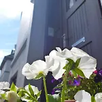 Arni\'S Place