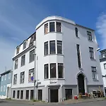 Arni\'S Place